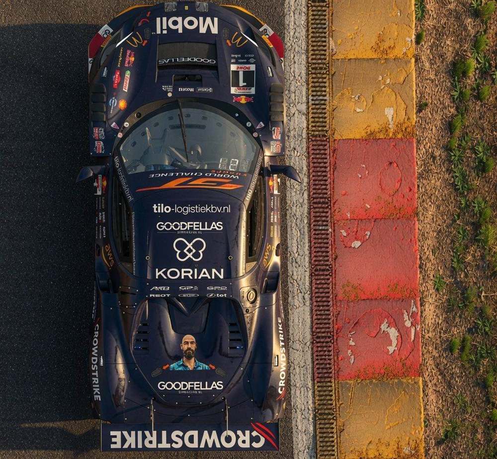 Goodfellas Ferrari GT3 van bovenaf op Spa-Francorchamps